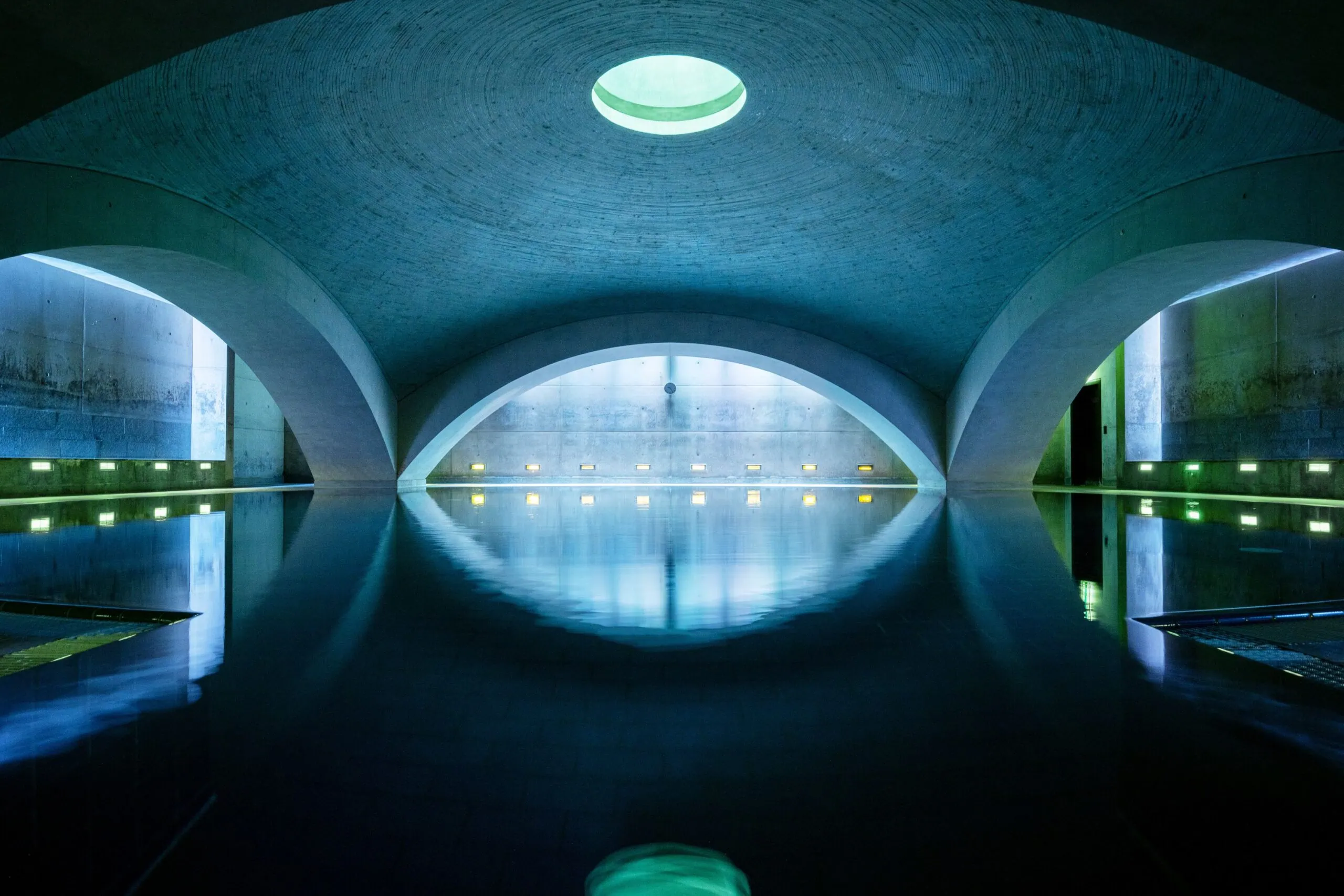 Die Besten Spas In Berlin Zum Entspannen. Wo Eltern Sich Eine Auszeit Vom Familienalltag Gönnen Können: Liquidrom In Kreuzberg // Himbeer