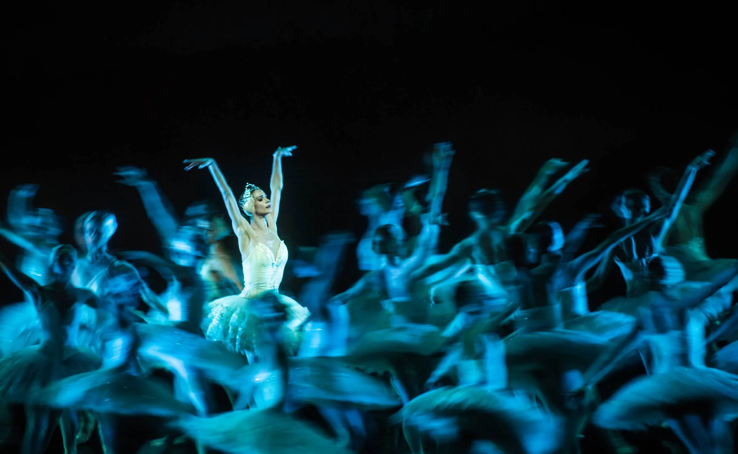Das Staatsballett Berlin Tanzt „Schwanensee“ // Himbeer