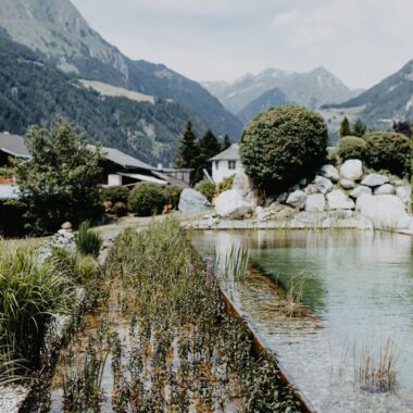 Good Travel-Tipp Für Familien: Das Hotel Hinteregger In Osttirol Ist Ein Familienparadies Zum Abschalten Vom Alltagsstress: Ansicht Des Hotels Vor Bergkulisse