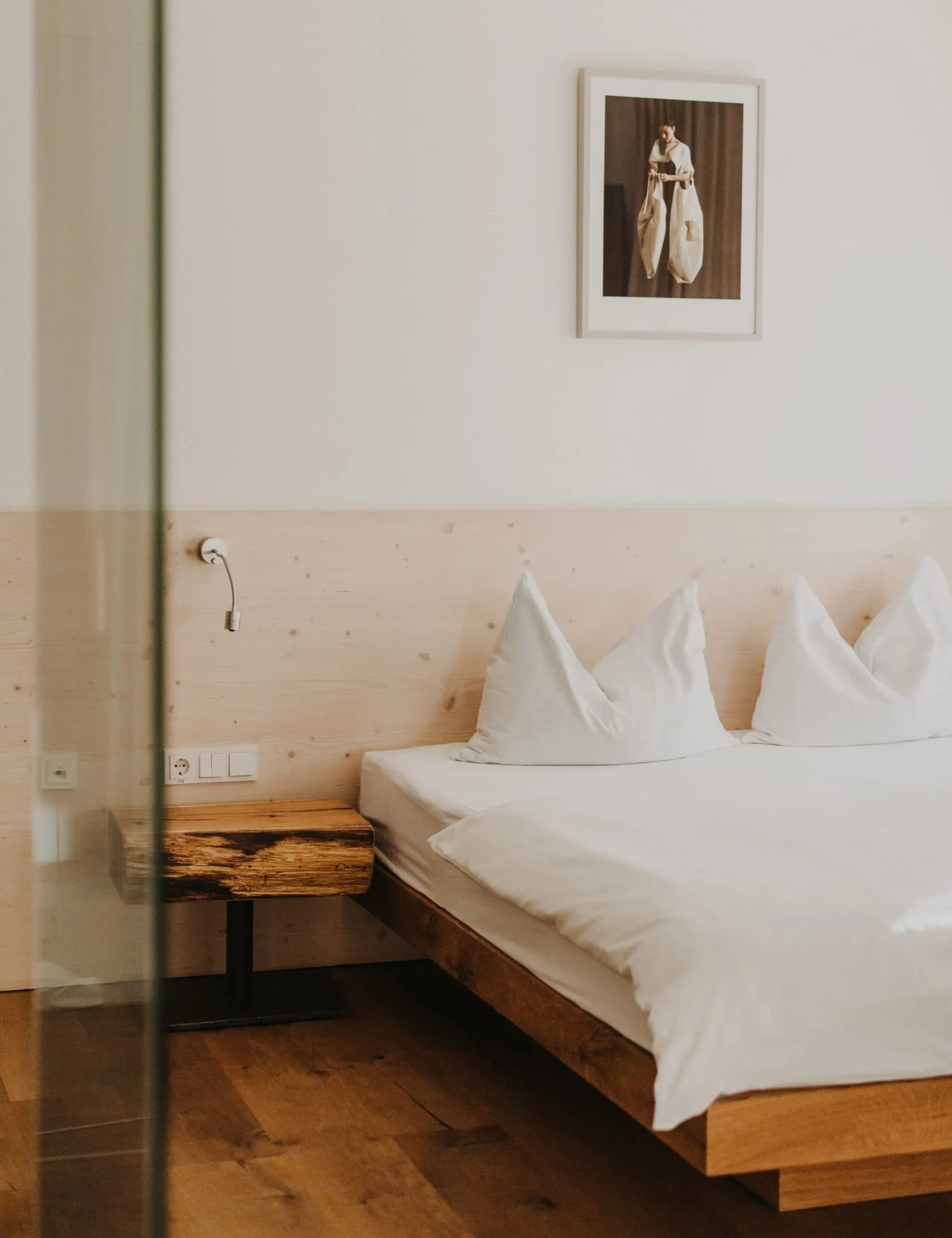 Good Travel-Tipp Für Familien: Das Hotel Hinteregger In Osttirol Ist Ein Familienparadies Zum Abschalten Vom Alltagsstress: Ansicht Eines Hotelzimmers Mit Doppelbett