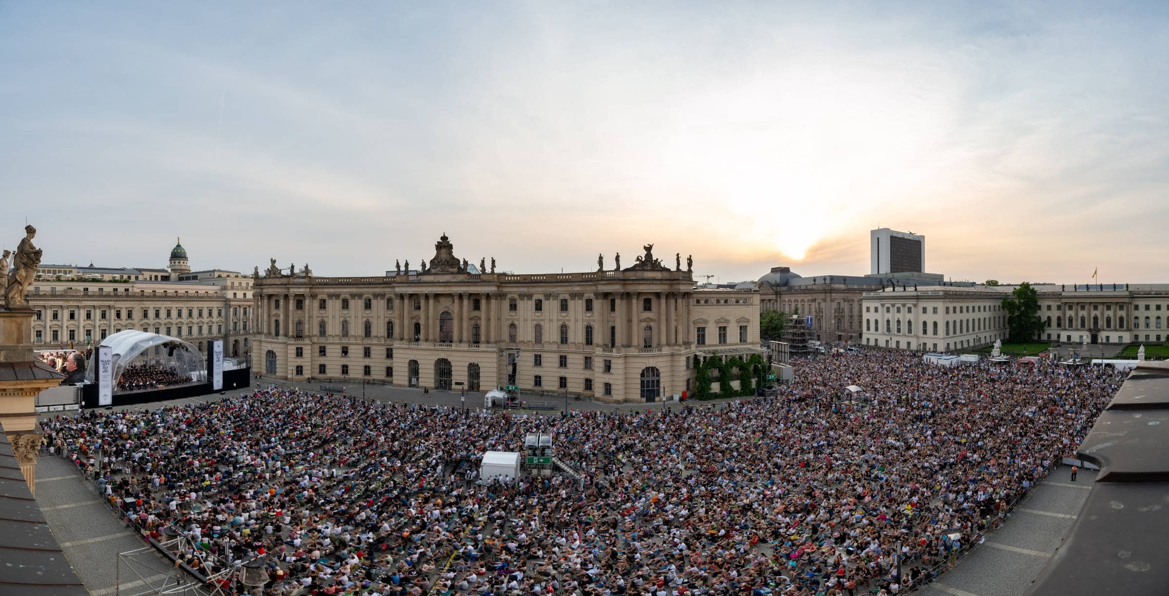 Staatsoper Für Alle Auf Dem Bebelplatz, Klassik Open Air, Vierte Juniwochenende // Himbeer