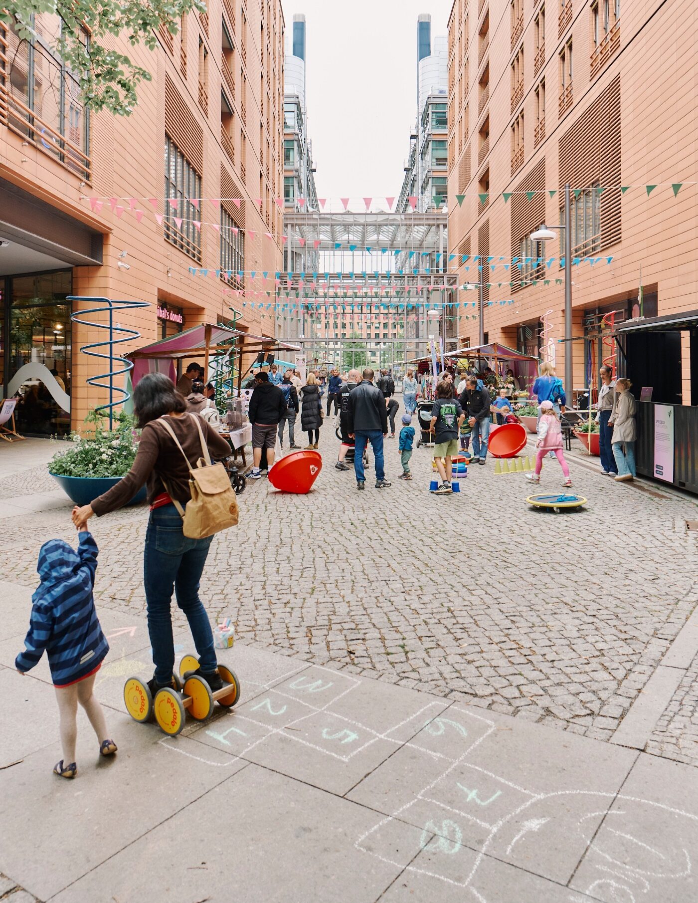 Creative Summer Am Potsdamer Platz / Sommer Berlin // Himbeer