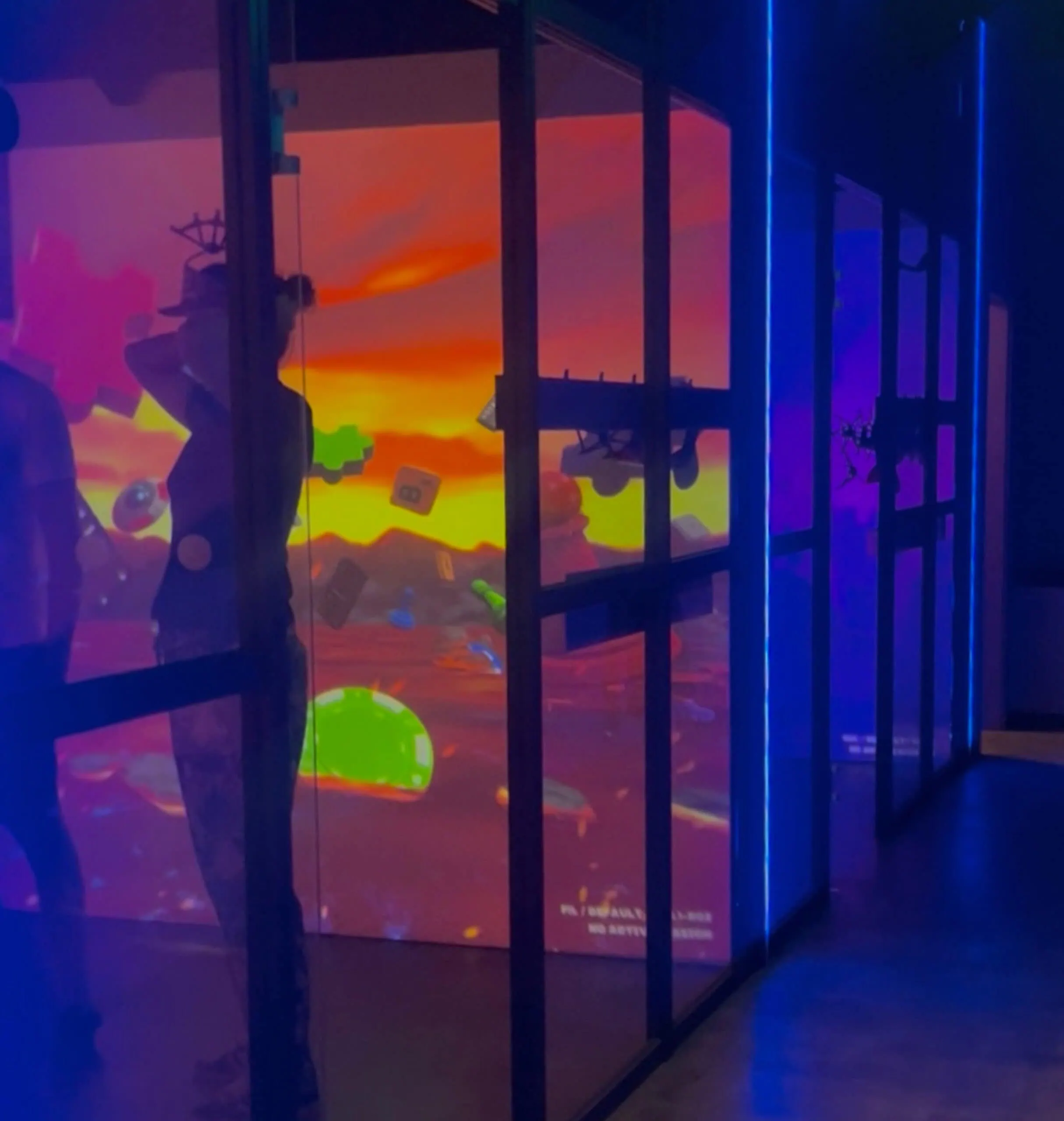 Teenie-Tipps – Was Man Mit Jugendlichen In Berlin Unternehmen Kann: Immersive Gaming Box // Himbeer