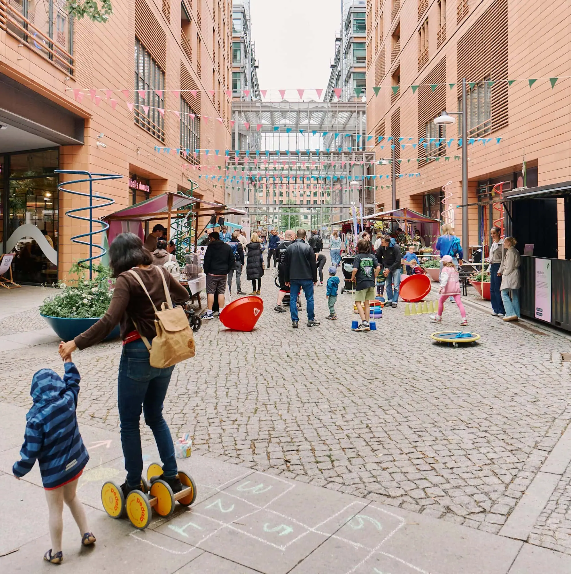 Kunst, Spiel &Amp; Kreativität Im The Playce, Potsdamer Platz // Himbeer