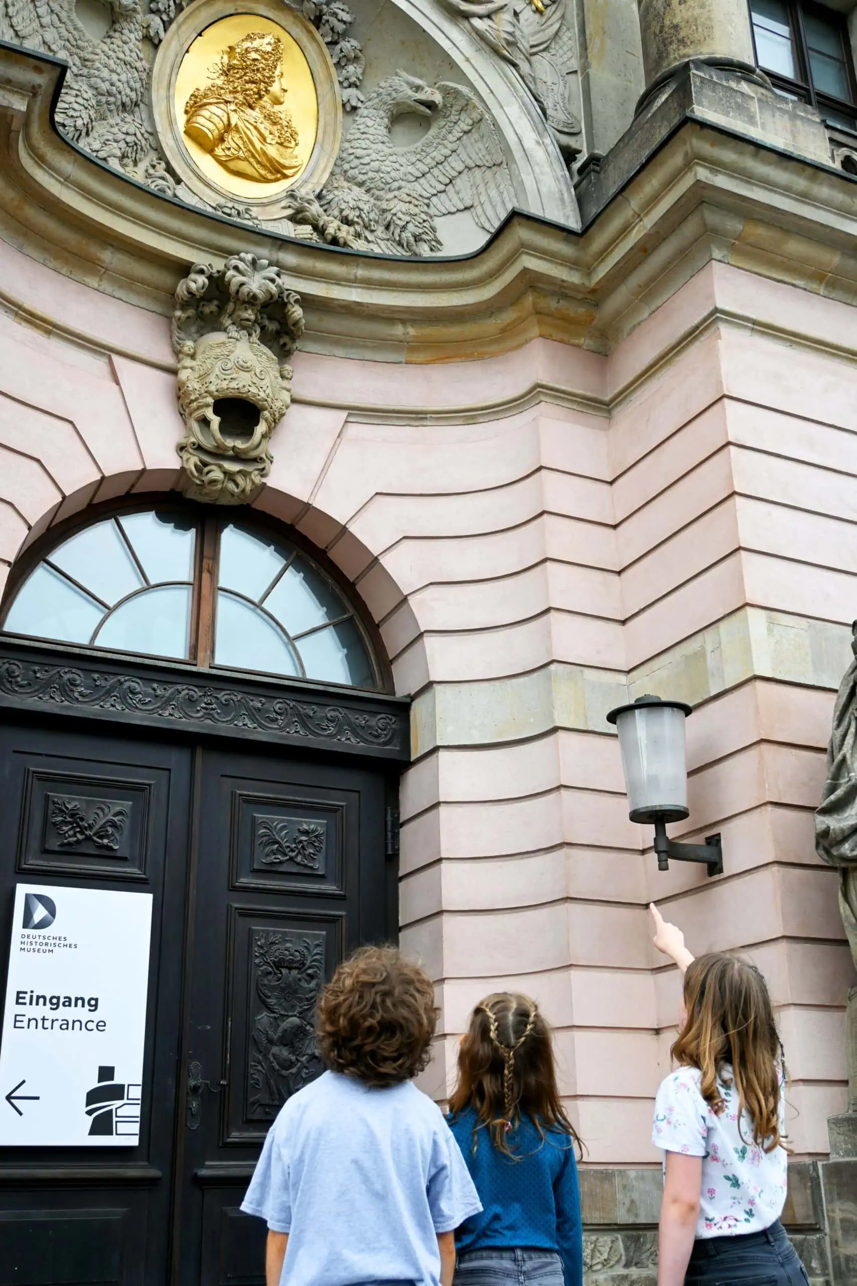 Führung Rund Ums Zeughaus, Für Kinder // Himbeer