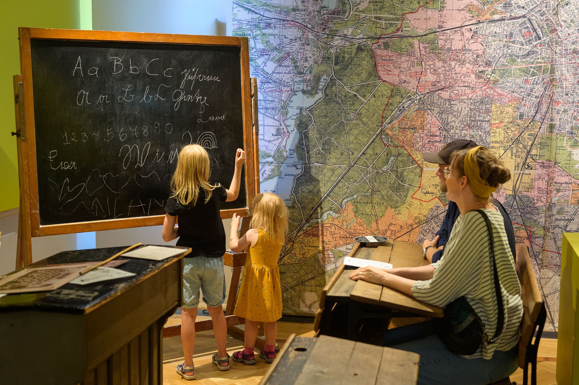 Schulbeginn Im Wandel Der Zeit, Familien-Sonntag Im Stadtmuseum // Himbeer
