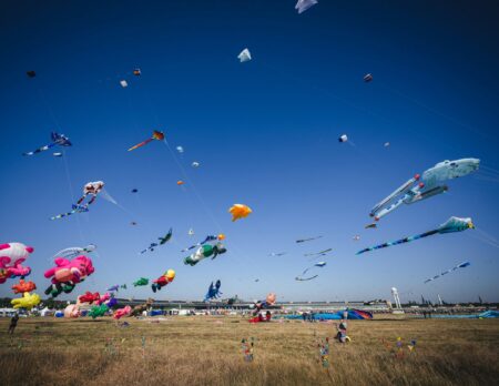 Feste Und Festivals Im September: Riesendrachen Über Dem Tempelhofer Feld // Himbeer