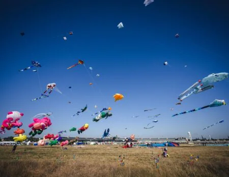 Feste Und Festivals Im September: Riesendrachen Über Dem Tempelhofer Feld // Himbeer