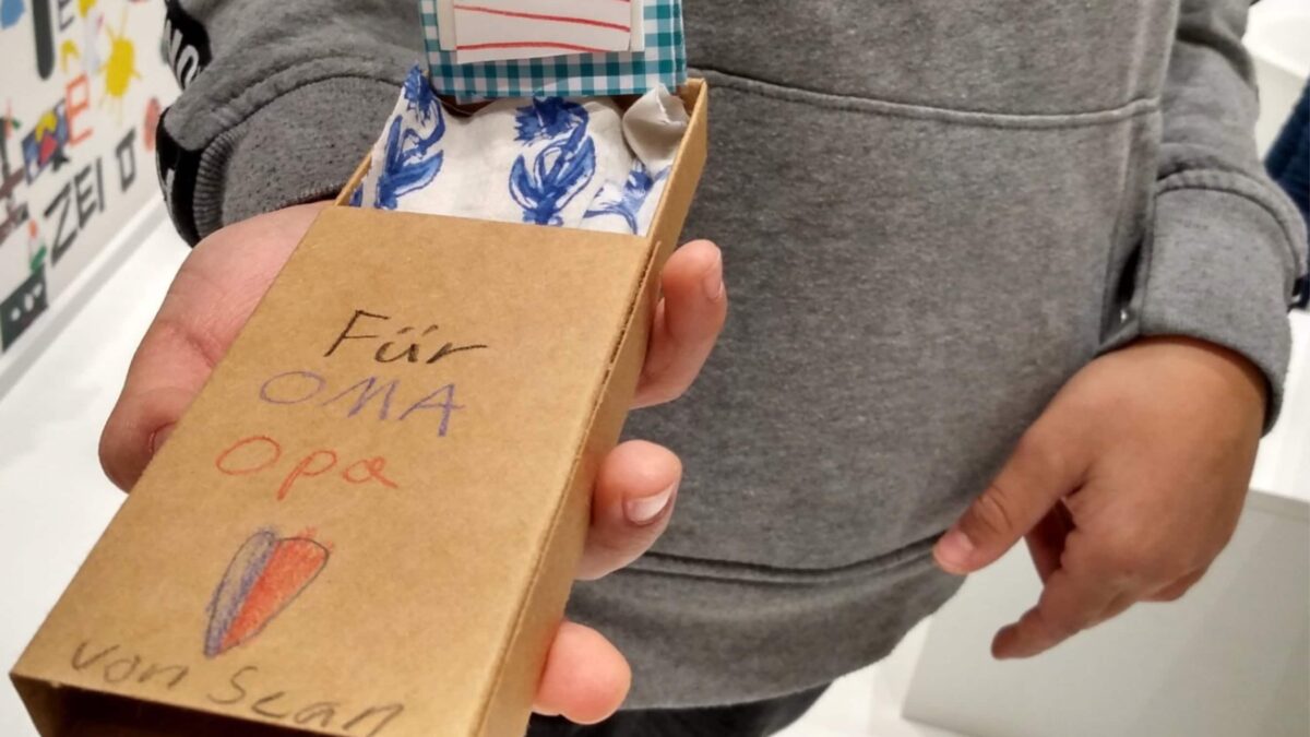 Beziehungsweise Familie - Ausstellung Im Humboldt Forum // Himbeer