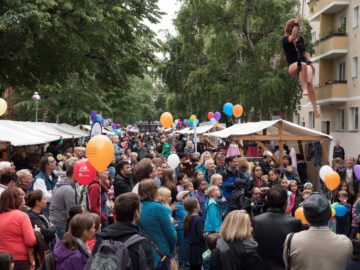 Moabiter Kiezfest Rund Um Das Rathaus Tiergarten, Für Familien // Himbeer
