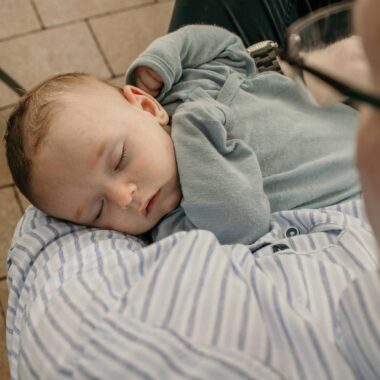 Himbeer Magazin Dezember 2025-Januar 2026: Titelgeschichte Über Die Bedeutung Der Bindung Und Nähe Zwischen Großeltern Und Enkelkindern