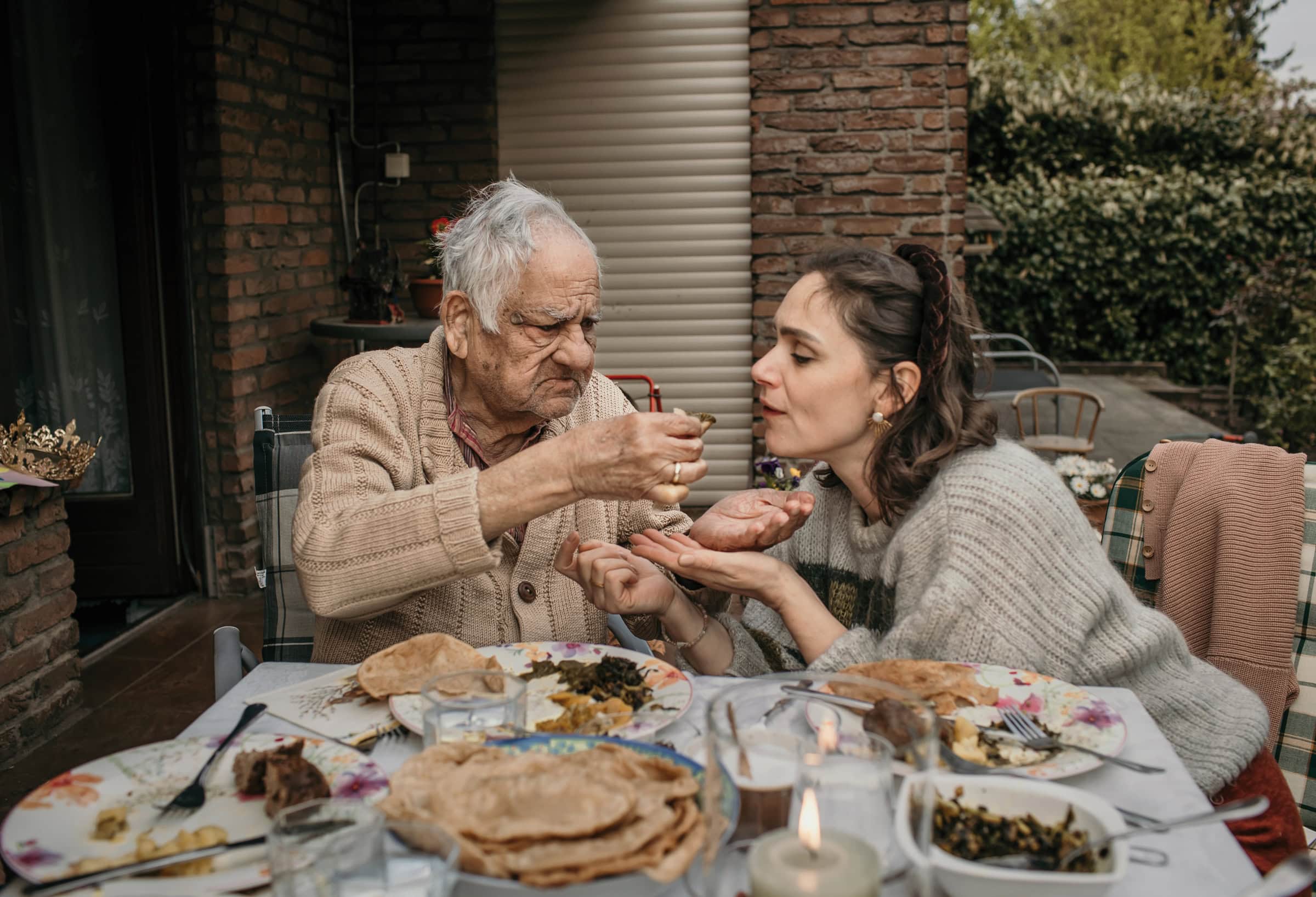 Himbeer Magazin Dezember 2025-Januar 2026: Titelgeschichte Über Die Bedeutung Der Bindung Und Nähe Zwischen Großeltern Und Enkelkindern