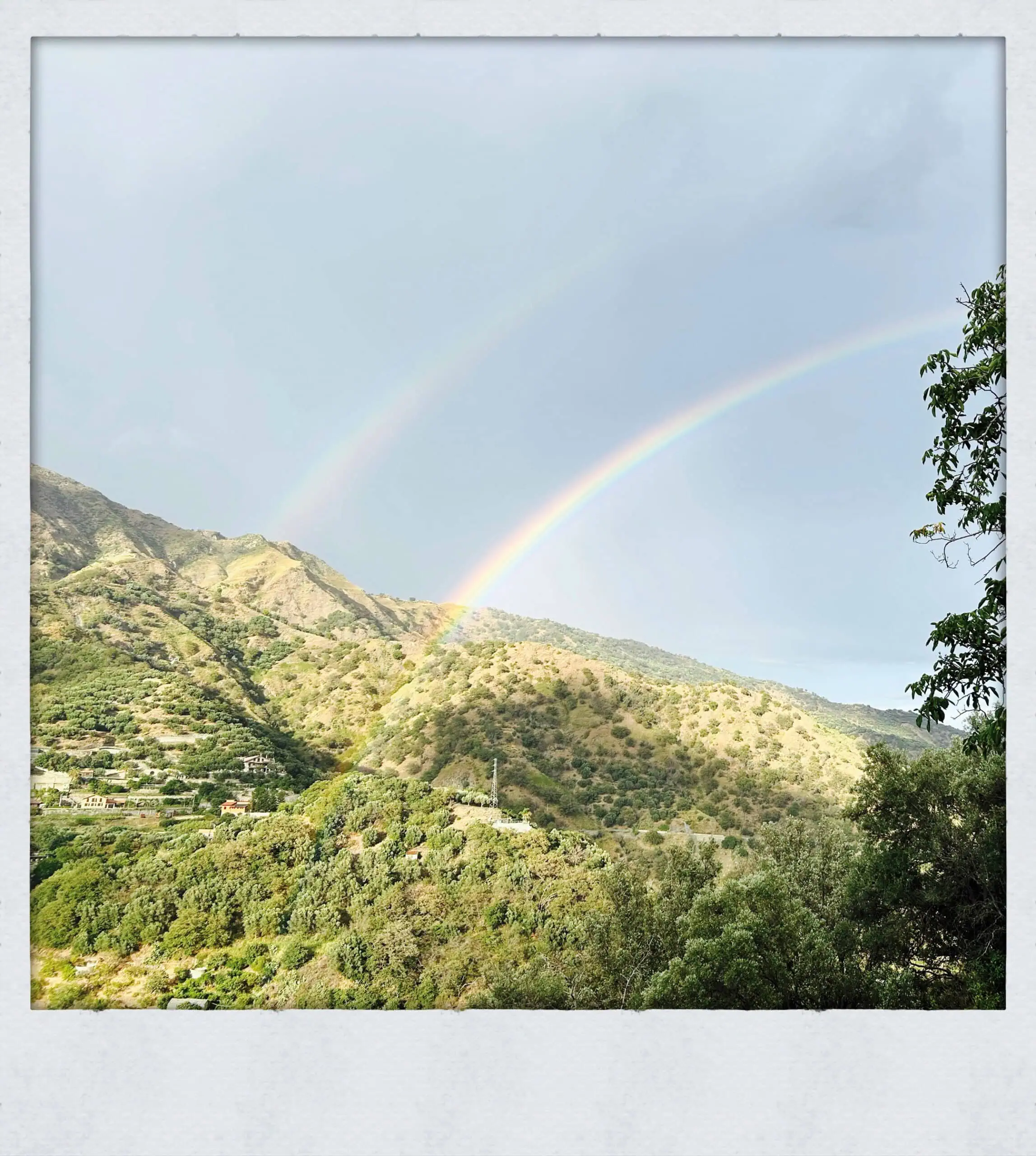 Willkommen Im Neuen Leben – Eine Familie Erzählt Vom Auswandern Nach Sizilien – Himbeer Titetgeschichte