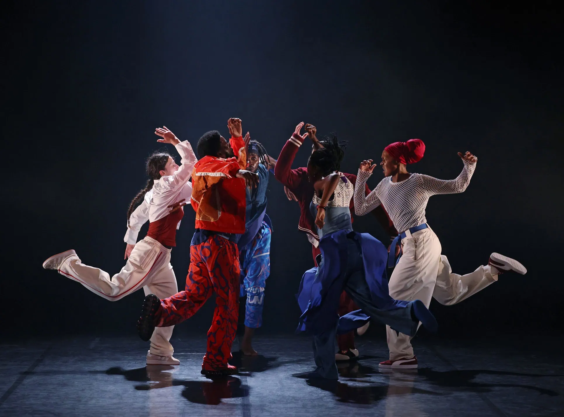 Purple – Internationales Tanzfestival Für Junges Publikum, „Witch Hunting“ // Himbeer