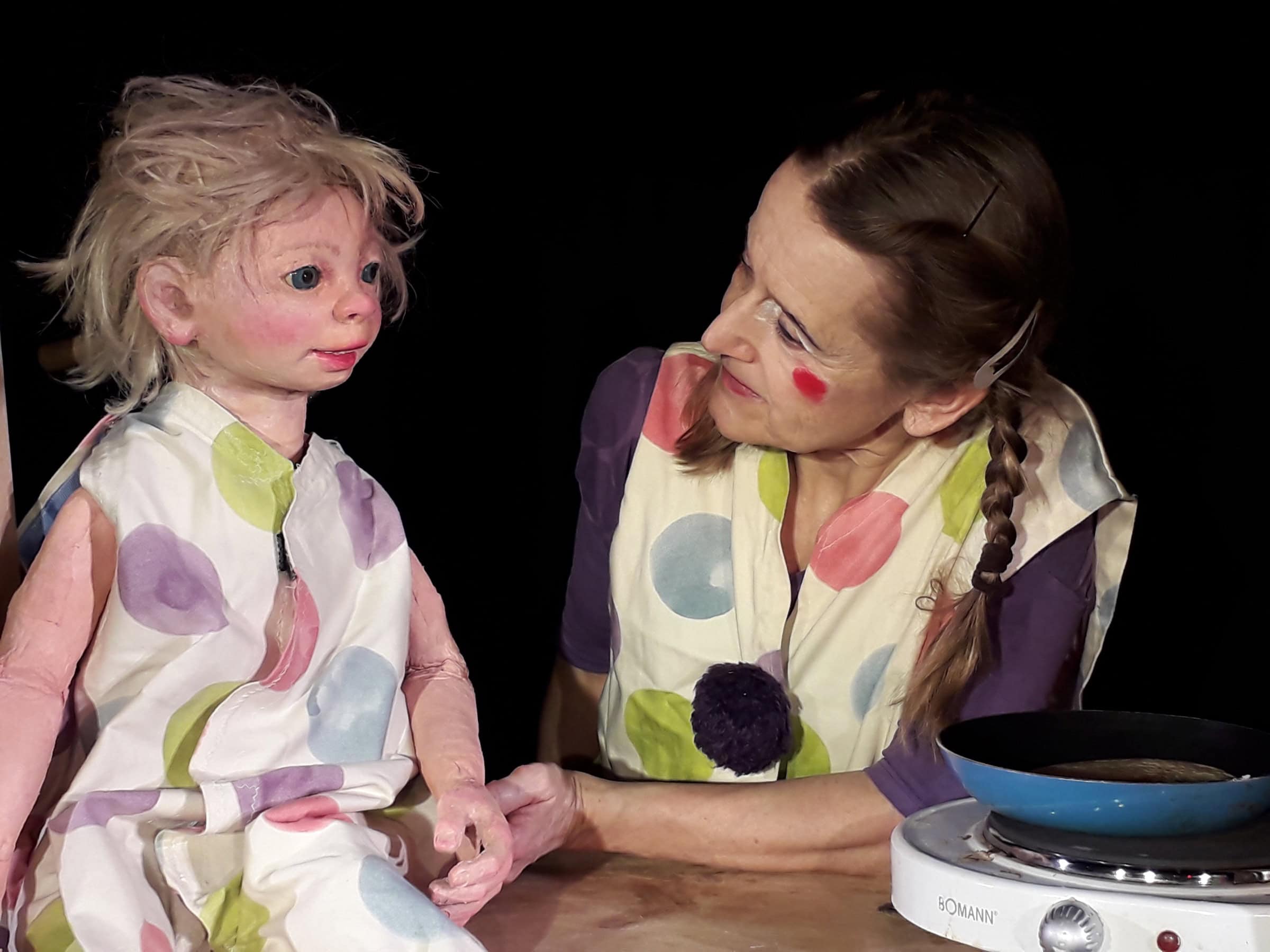 Mini-Tipps Im Februar: Waschtag Bei Familie Clown Im Theater Jaro // Himbeer 