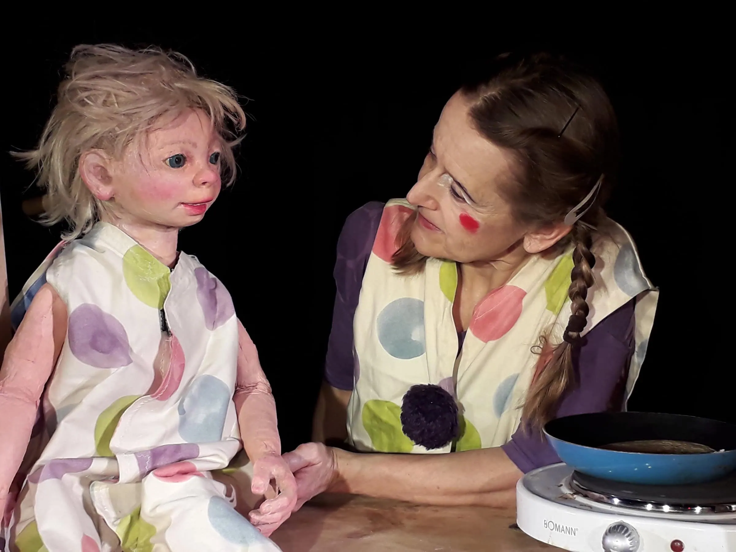 Mini-Tipps Im Februar: Waschtag Bei Familie Clown Im Theater Jaro // Himbeer