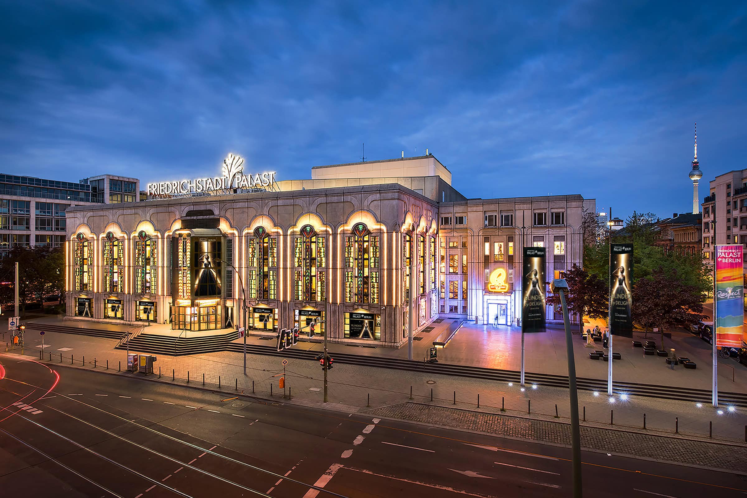 Der Ticketvorverkauf Für Die Neue Young Show Im Friedrichstadt-Palast Läuft Bereits // Himbeer