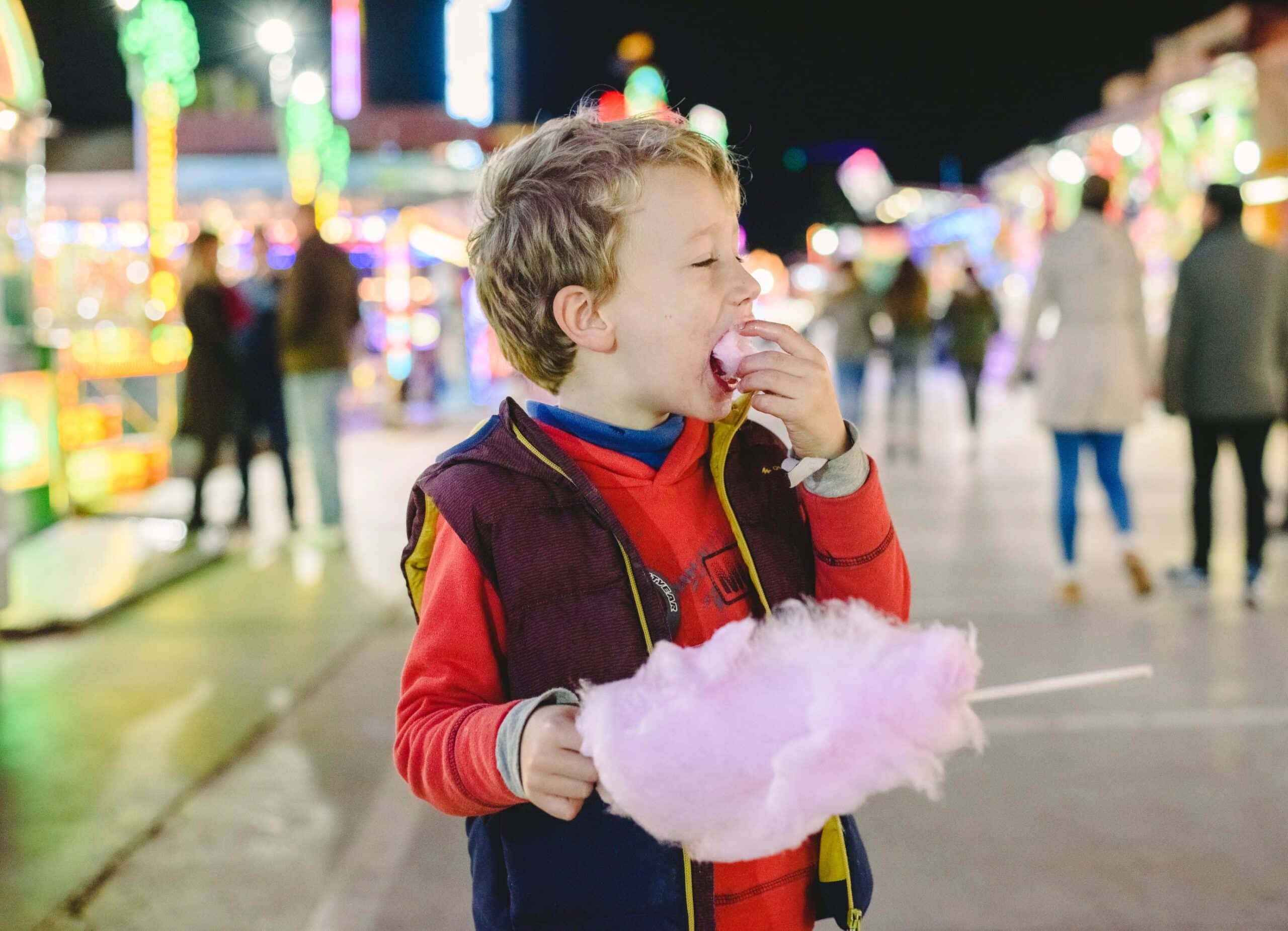 Frühlingsfest Auf Dem Festplatz In Berlin // Himbeer