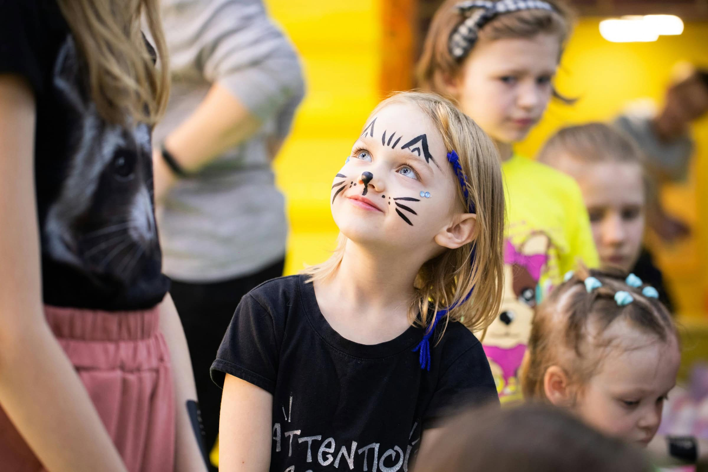 Buntes Maifest Für Familien, Ufafabrik // Himbeer