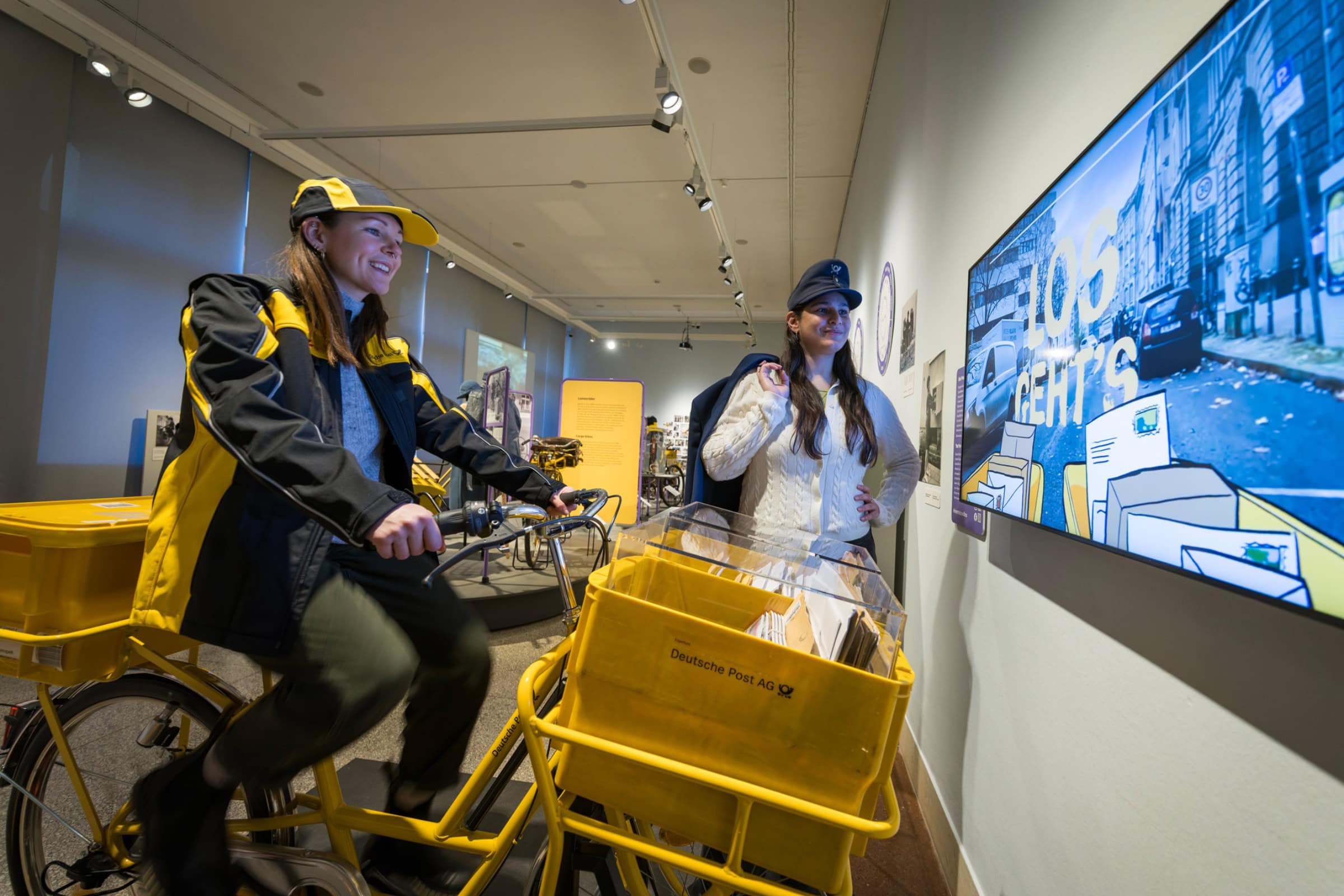 Familien-Aktionstag, Mit Schwung In Die Radsaison Im Museum Für Kommunikation // Himbeer