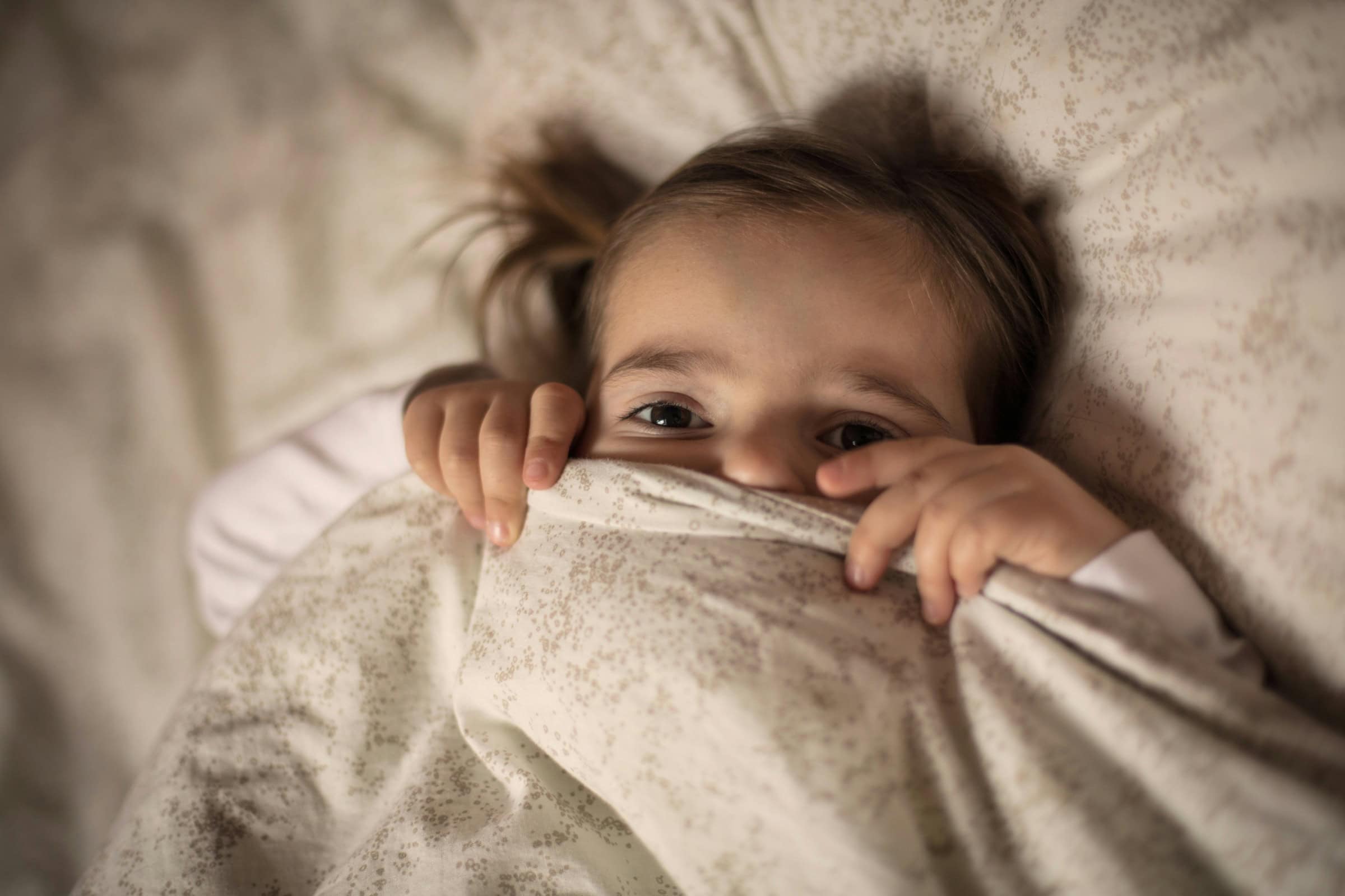 Theaterpremiere „10 Lieder, Sonst Geh‘ Ich Nicht Ins Bett“ // Himbeer