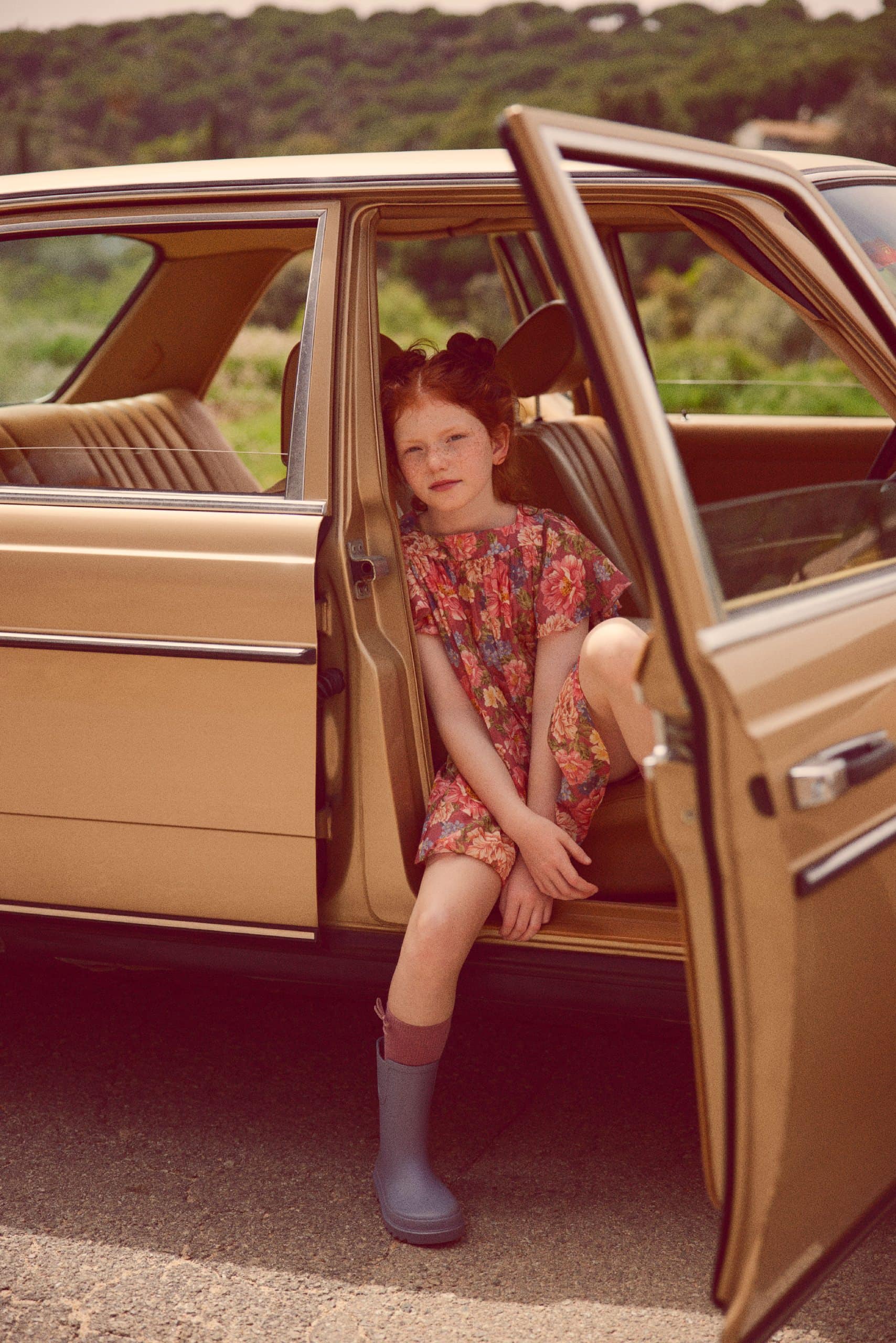 Kindermode SS26 – Sommerliche Kindermode von Alexandra Klever inszeniert für das Familienmagazin HIMBEER