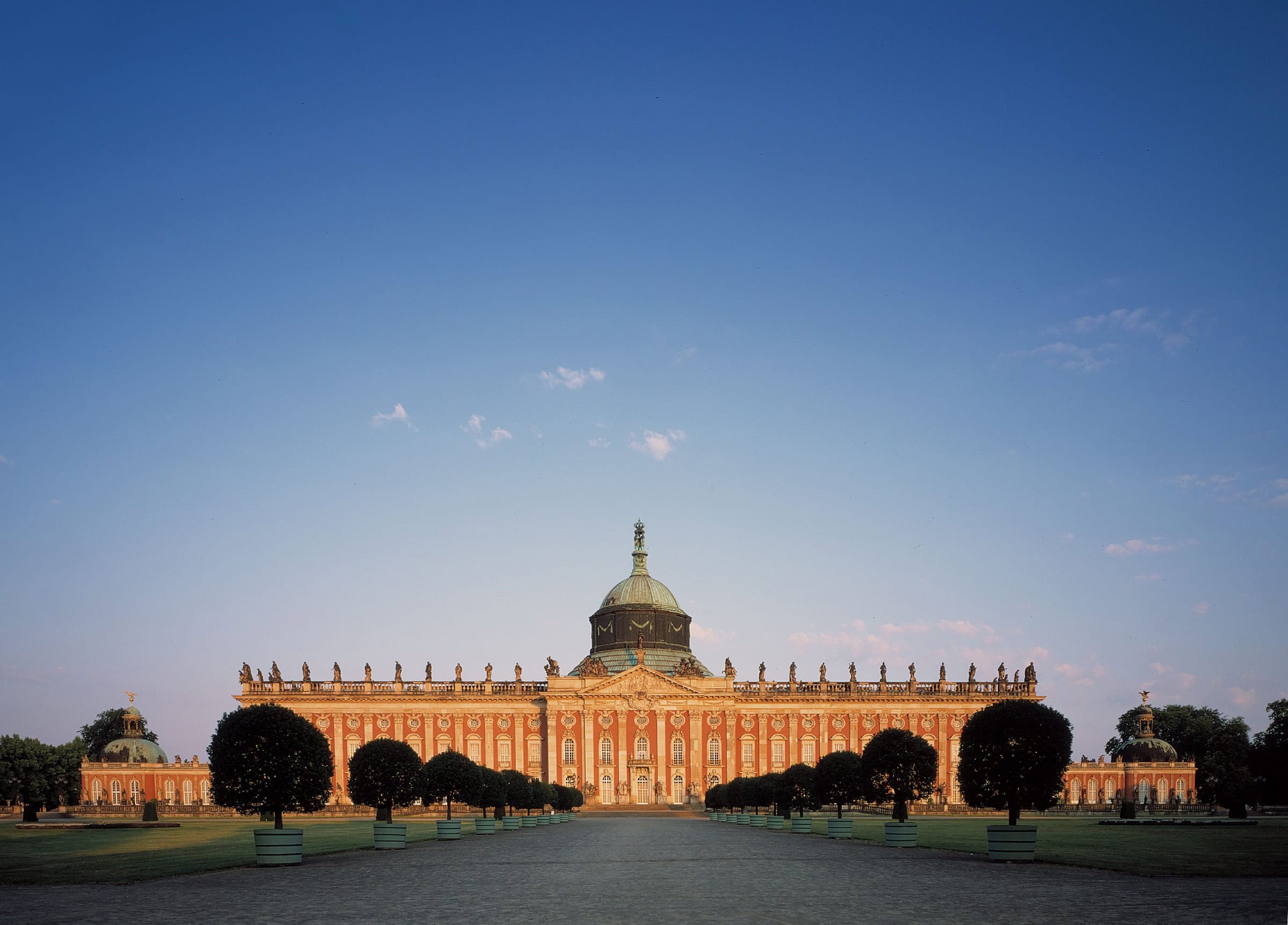 Mini-Tipps Im August: Kunstwiese Im Park Sanssouci // Himbeer
