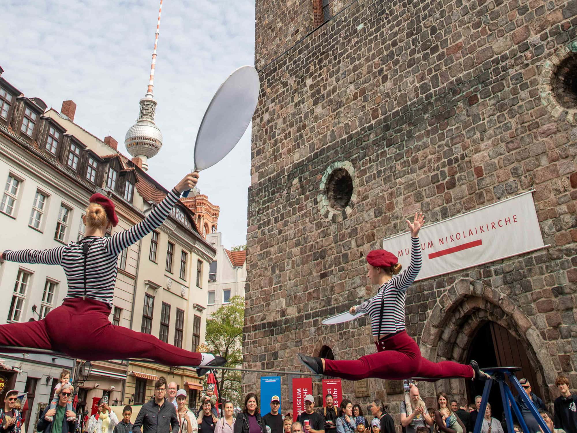 Familien-Sonntag Im Nikolaiviertel Mit Dem Zirkus Cabuwazi / Berlin Museum // Himbeer