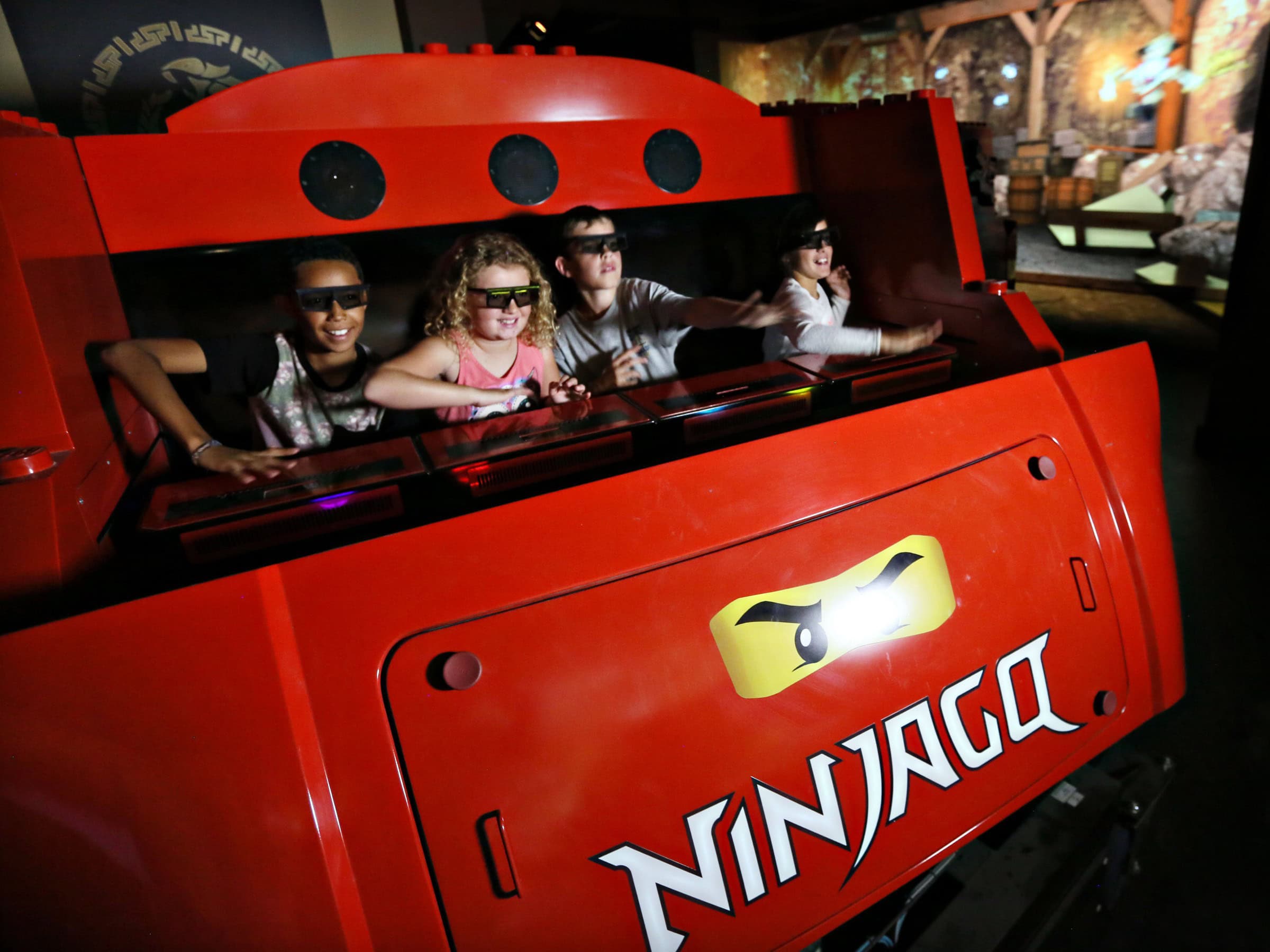 Legoland Deutschland, Ninjago The Ride, Tolles Fahrgeschäft // Himbeer